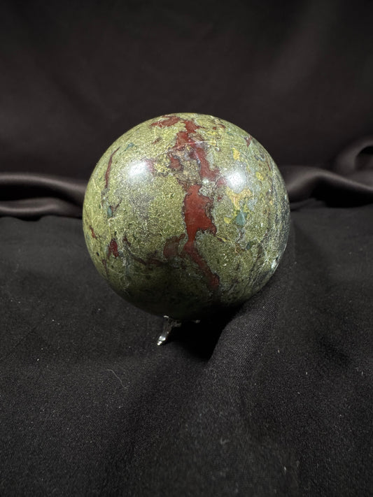 Dragons Blood Sphere 71mm