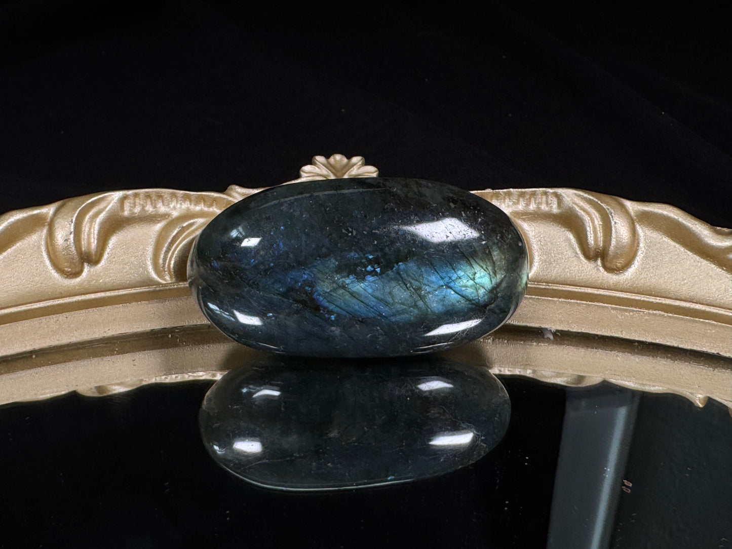 Labradorite Palm-stone