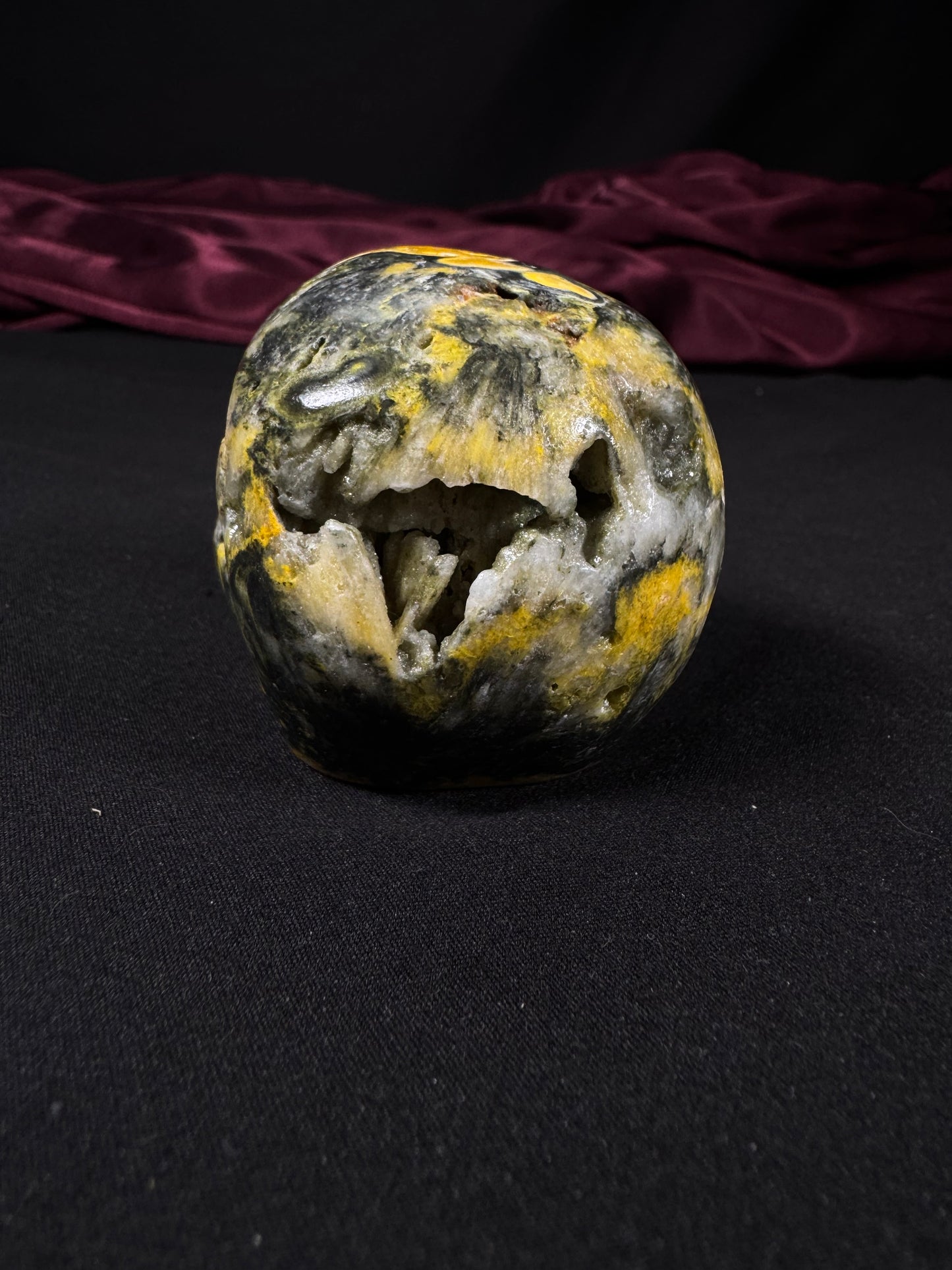 Bumble Bee Jasper skull