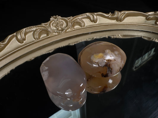 Flower Agate Palm-stone