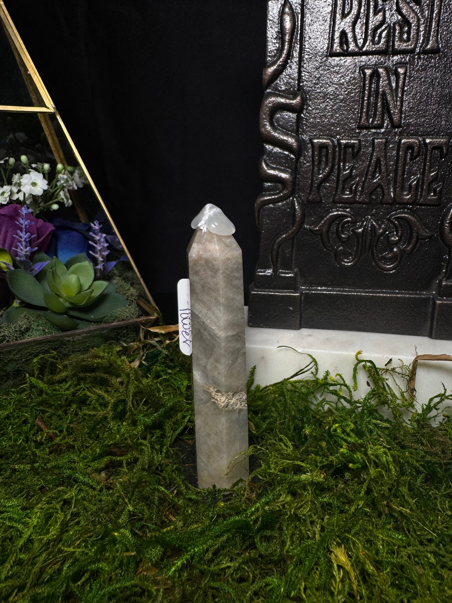 Green moonstone